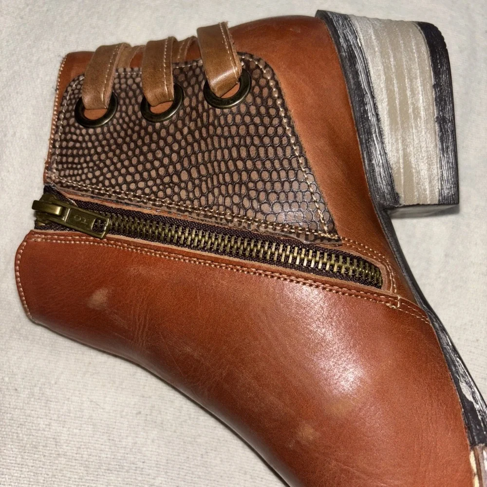Sterling River Womens Sz9 Brown Shortie Bootie Rust‎ Color Leather Lace Back